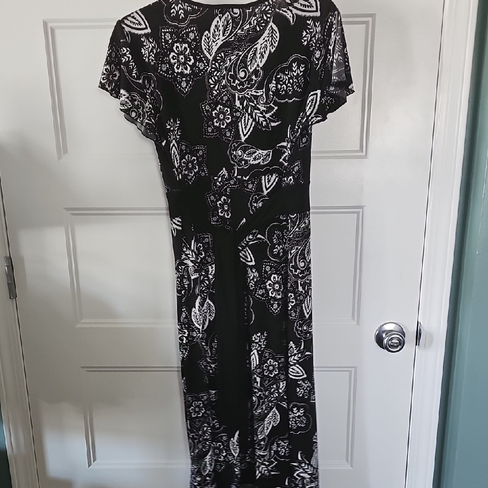 Studio 1940 Black and White Sheath Dress with Flutter Sleeves - Picture 2 of 2